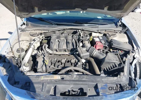 2010 Ford Fusion Sel z USA, uszkodzony, nr VIN 3FAHP0JG4AR306149